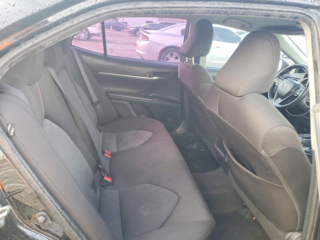2019 TOYOTA CAMRY LE photo 28