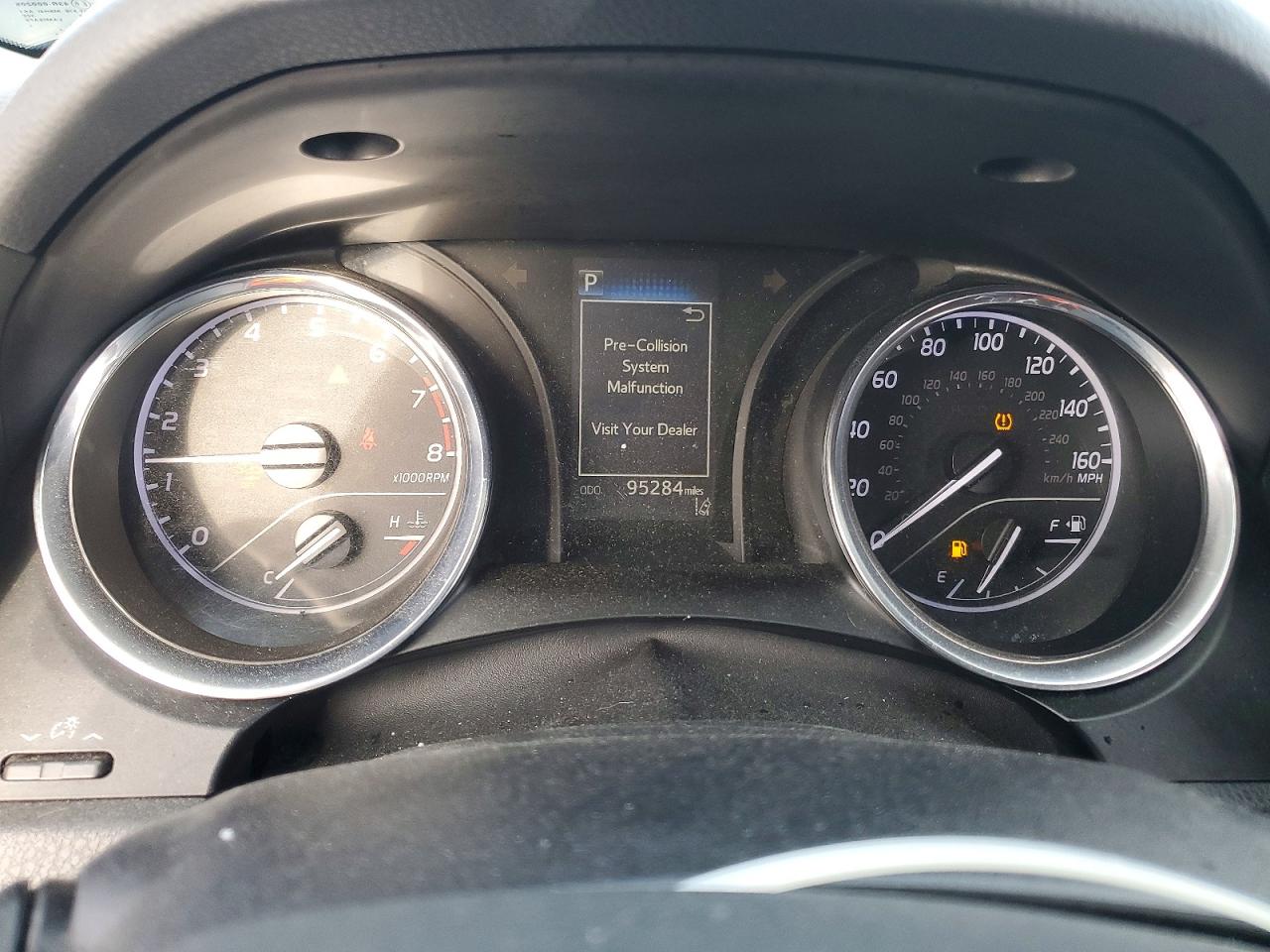 2019 TOYOTA CAMRY LE photo 25