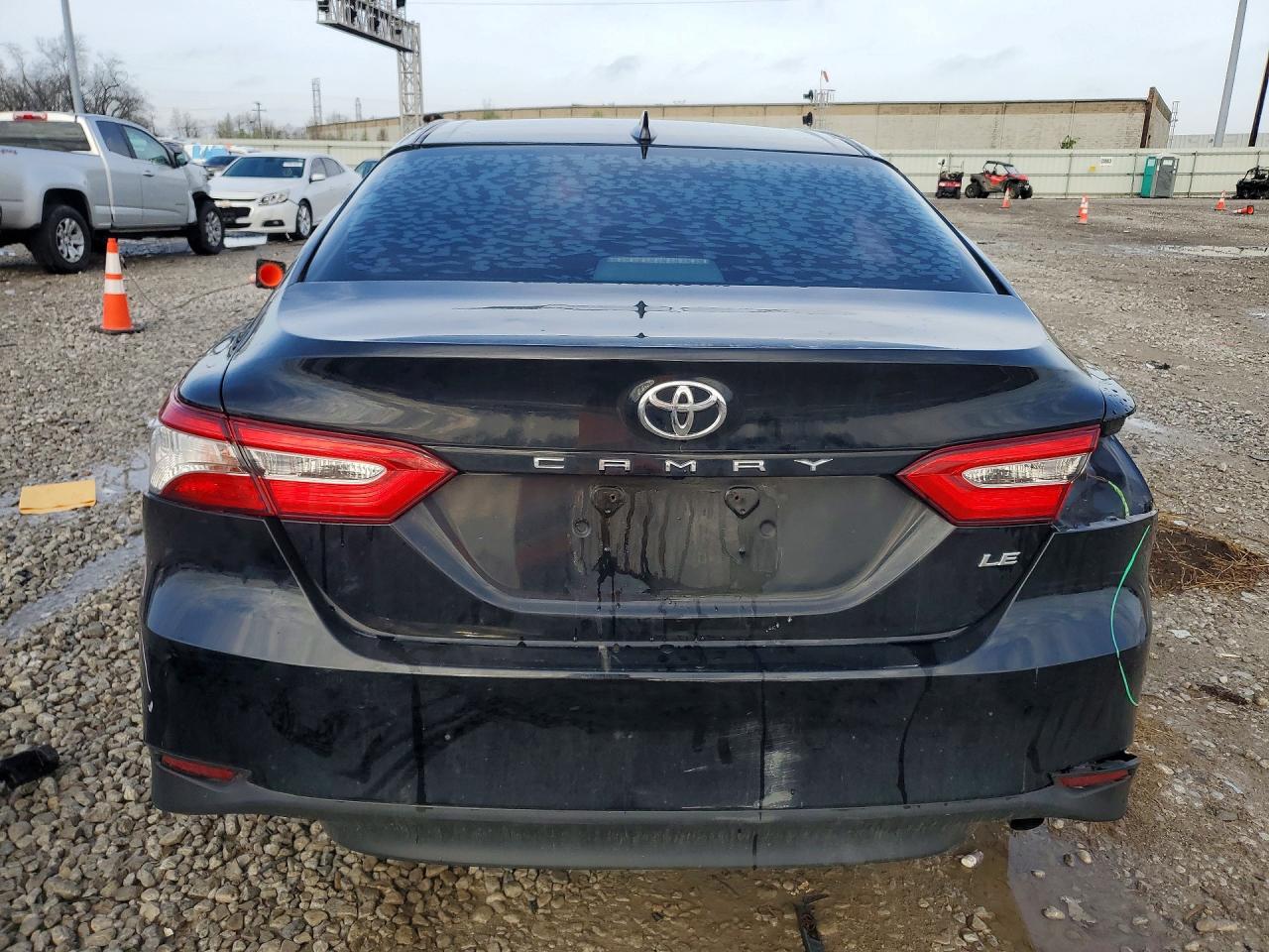 2019 TOYOTA CAMRY LE photo 16