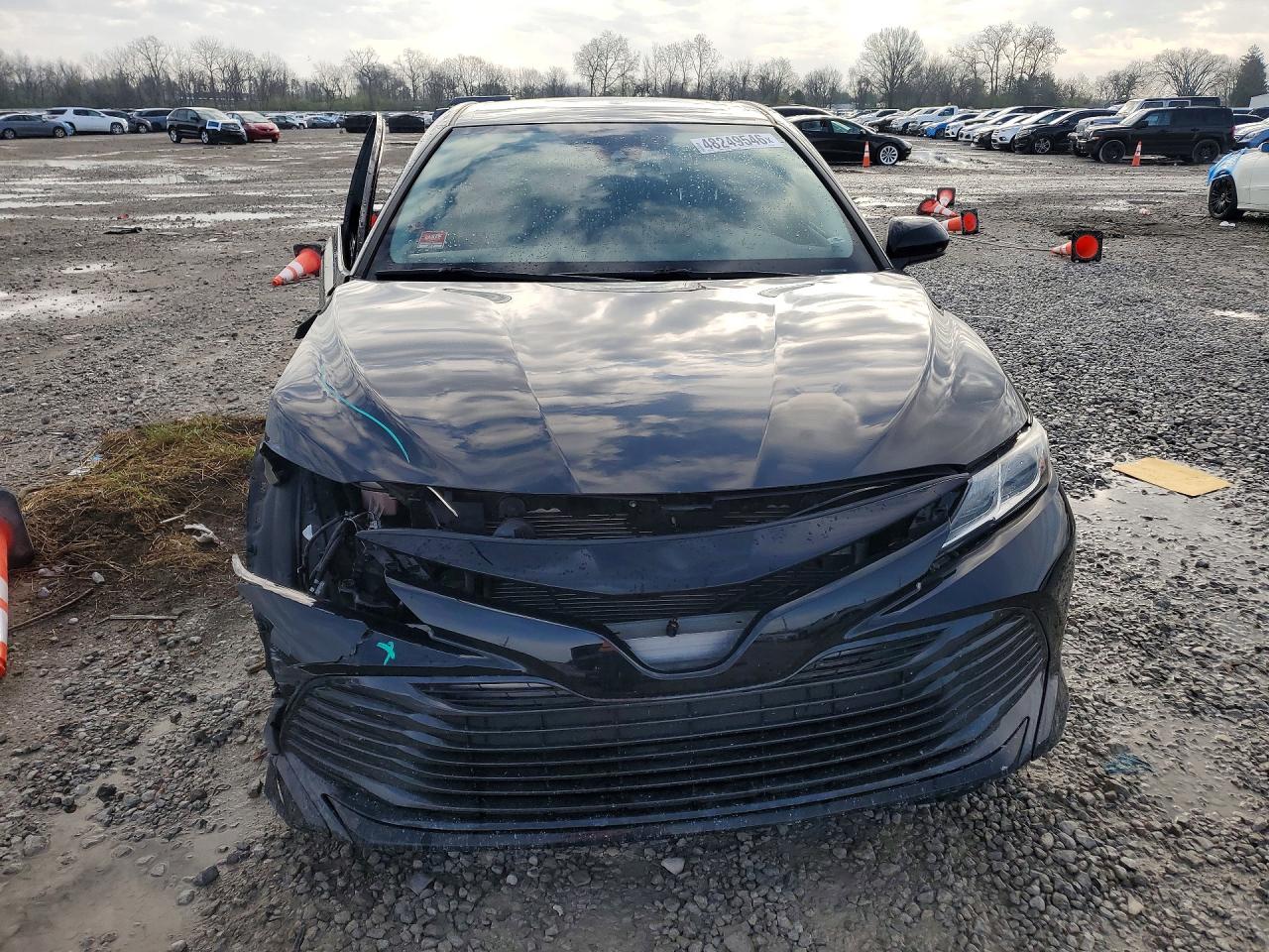 2019 TOYOTA CAMRY LE photo 13