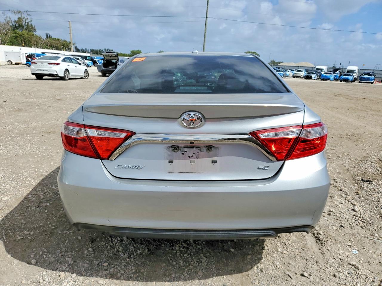 2017 TOYOTA CAMRY SE photo 6