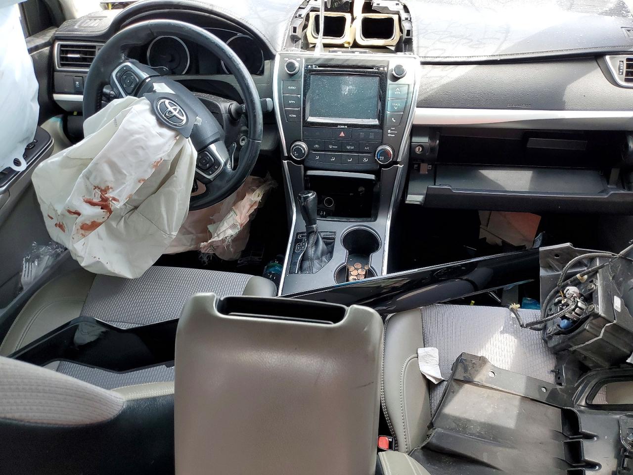 2017 TOYOTA CAMRY SE photo 8
