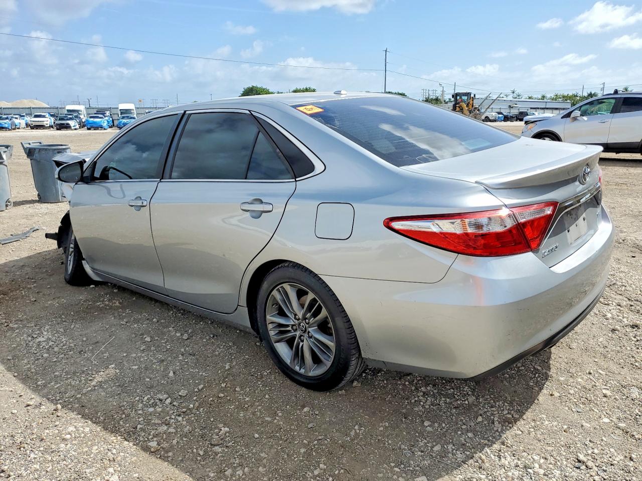 2017 TOYOTA CAMRY SE photo 2