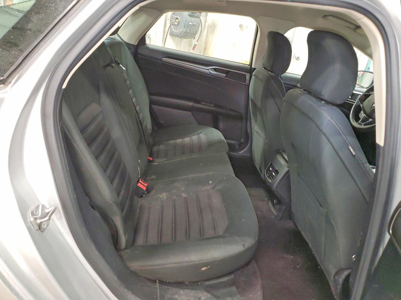2017 FORD FUSION SE photo 19