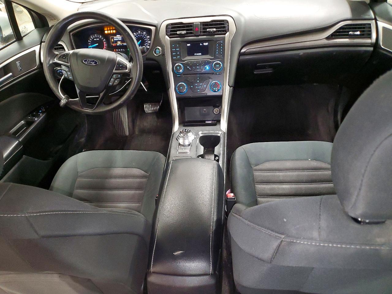 2017 FORD FUSION SE photo 15