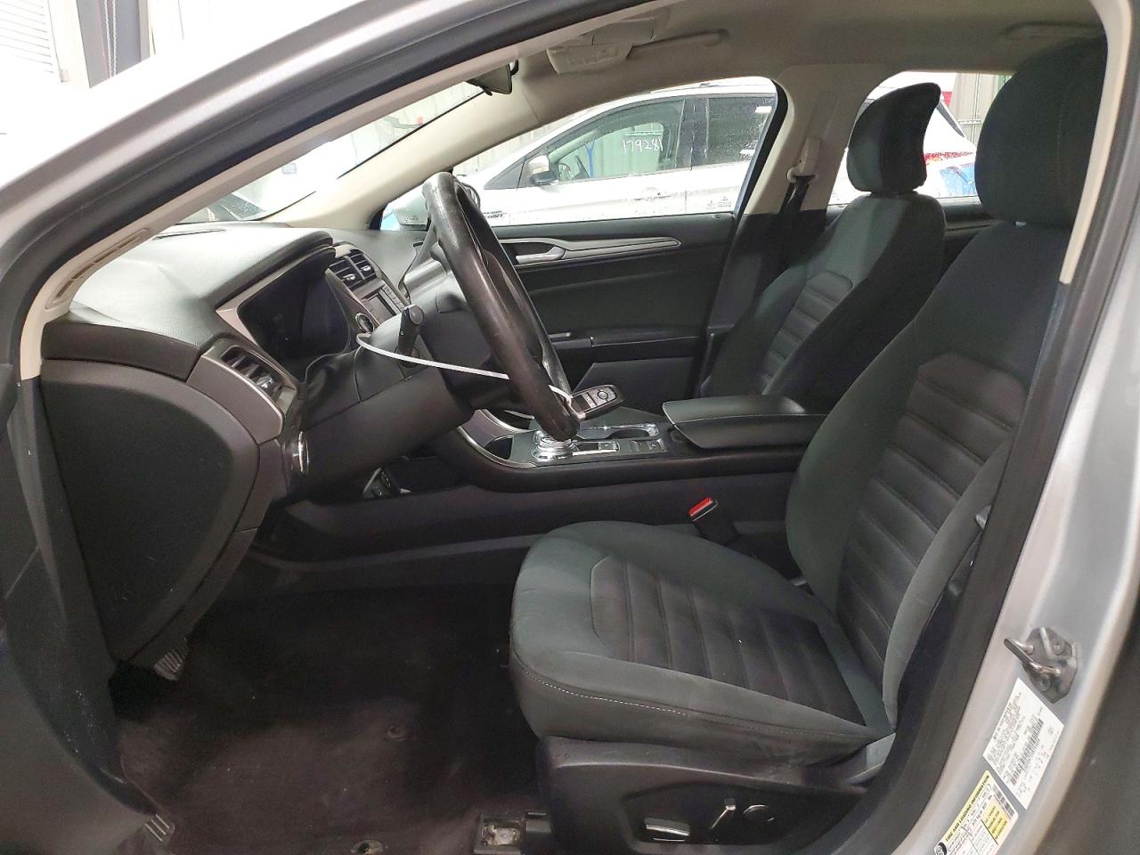2017 FORD FUSION SE photo 13