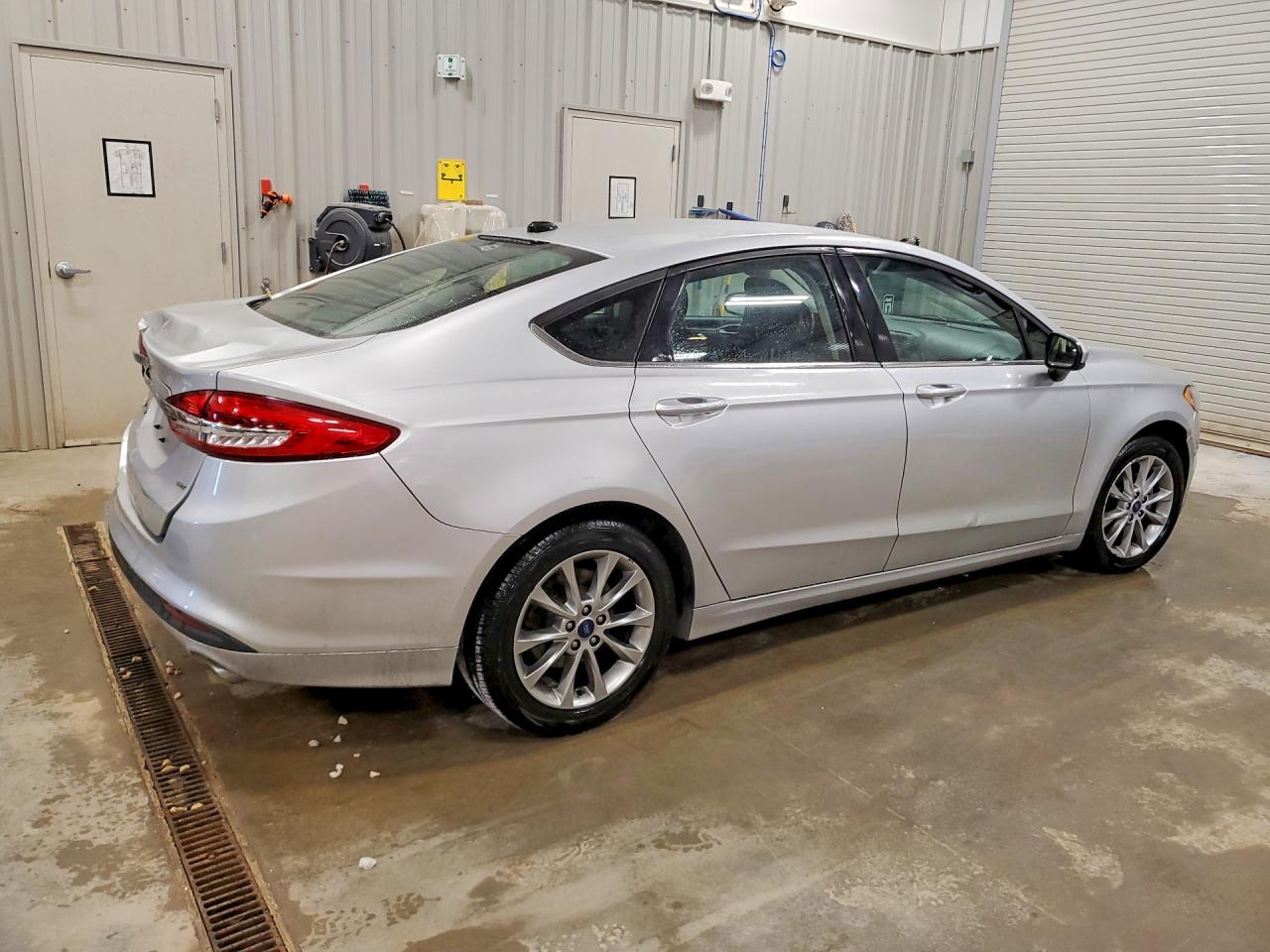 2017 FORD FUSION SE photo 5