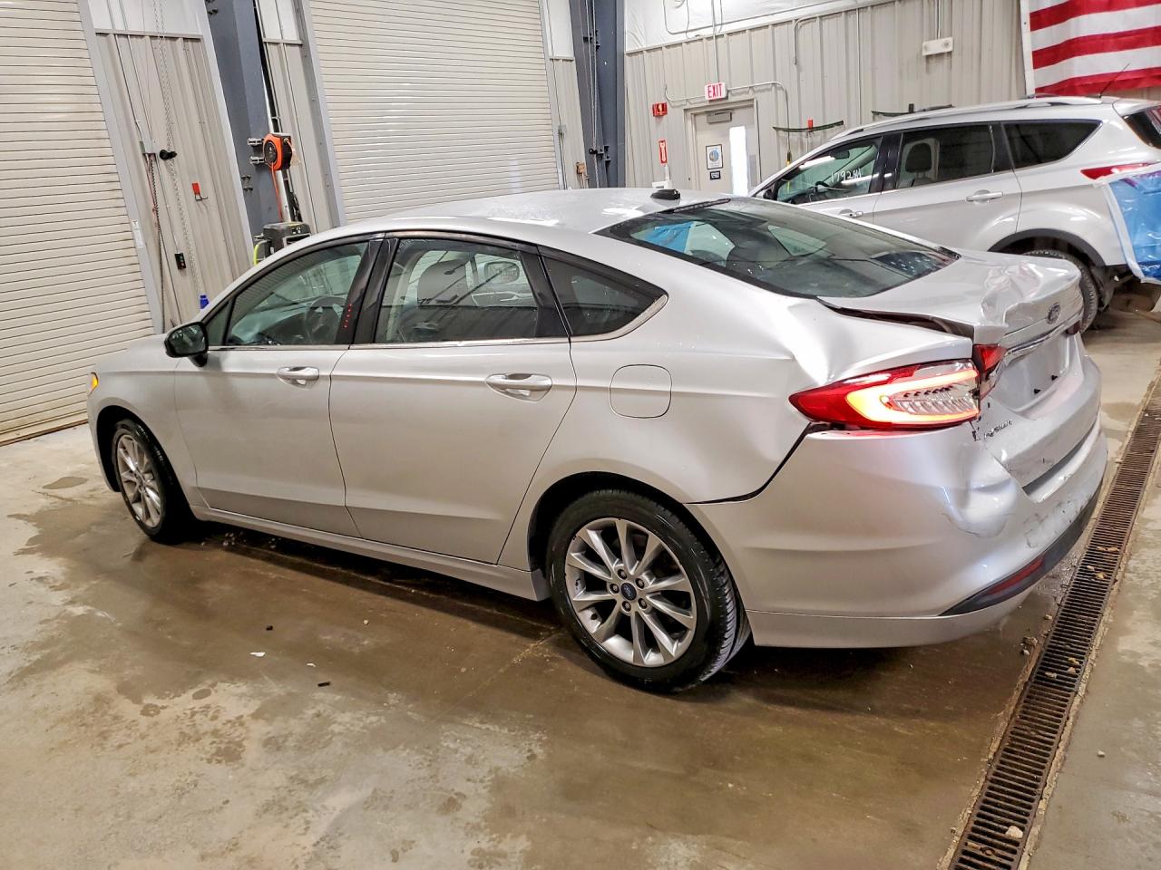 2017 FORD FUSION SE photo 3