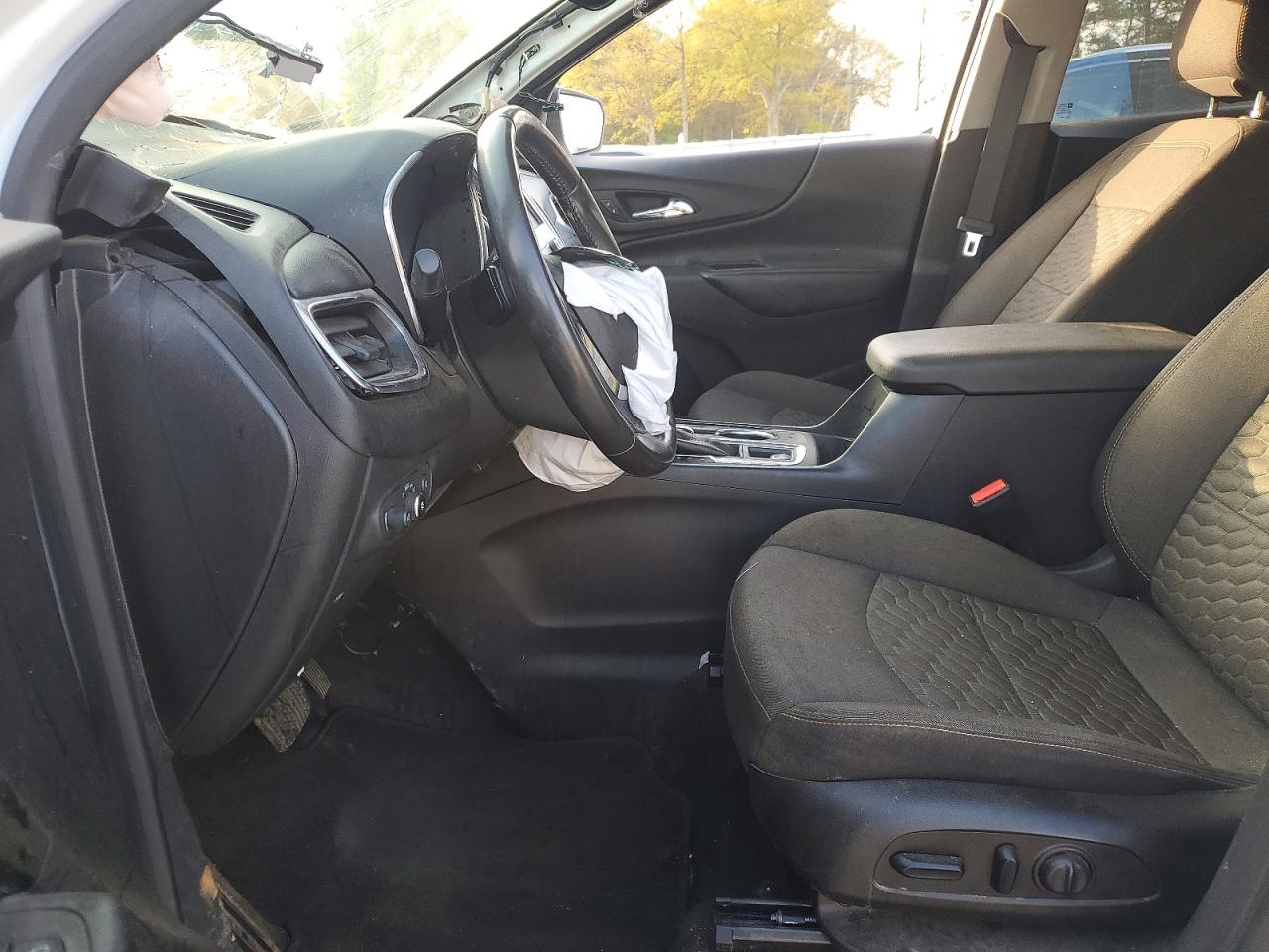 2020 CHEVROLET EQUINOX LT photo 13