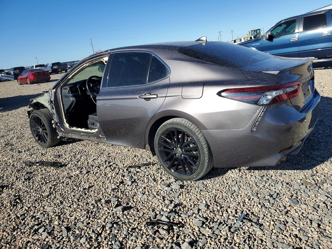2023 TOYOTA CAMRY XSE photo 3