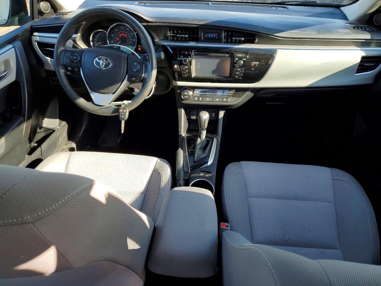 2015 TOYOTA COROLLA LE photo 15