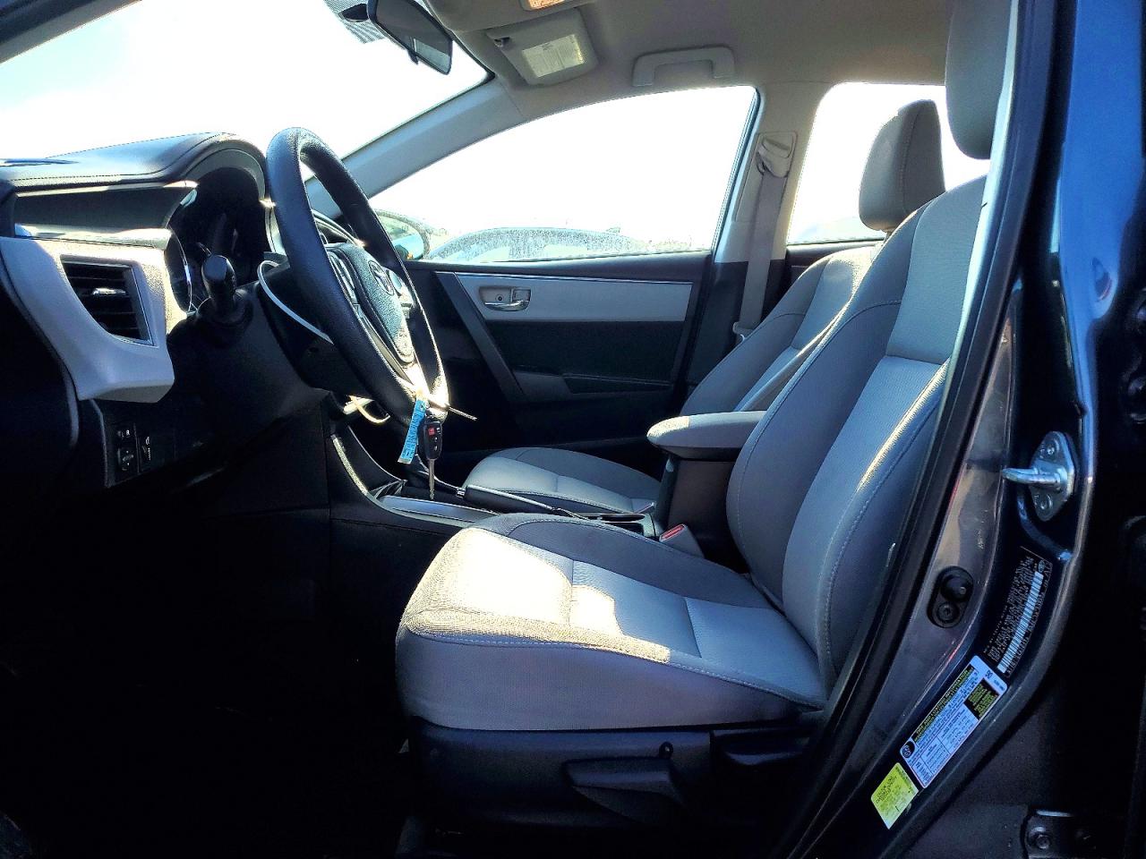 2015 TOYOTA COROLLA LE photo 13