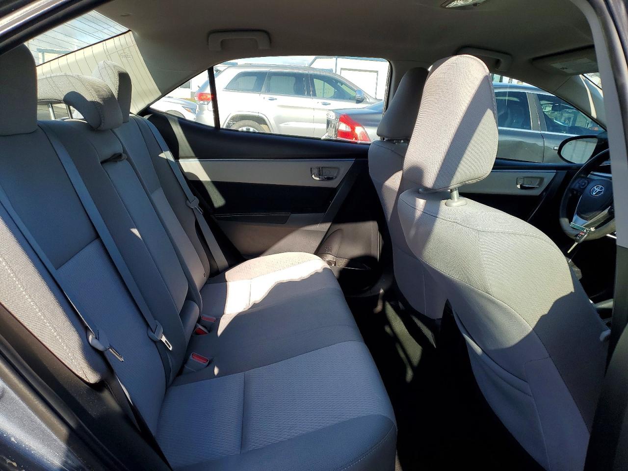 2015 TOYOTA COROLLA LE photo 19