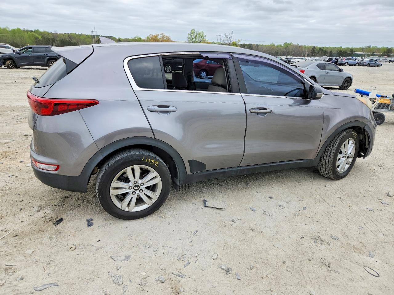 2017 KIA SPORTAGE LX photo 3