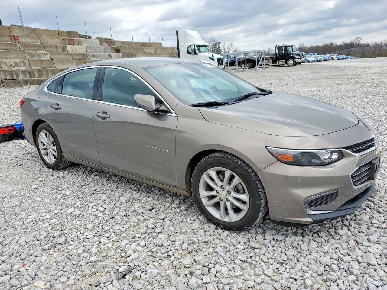 2018 CHEVROLET MALIBU LT photo 4