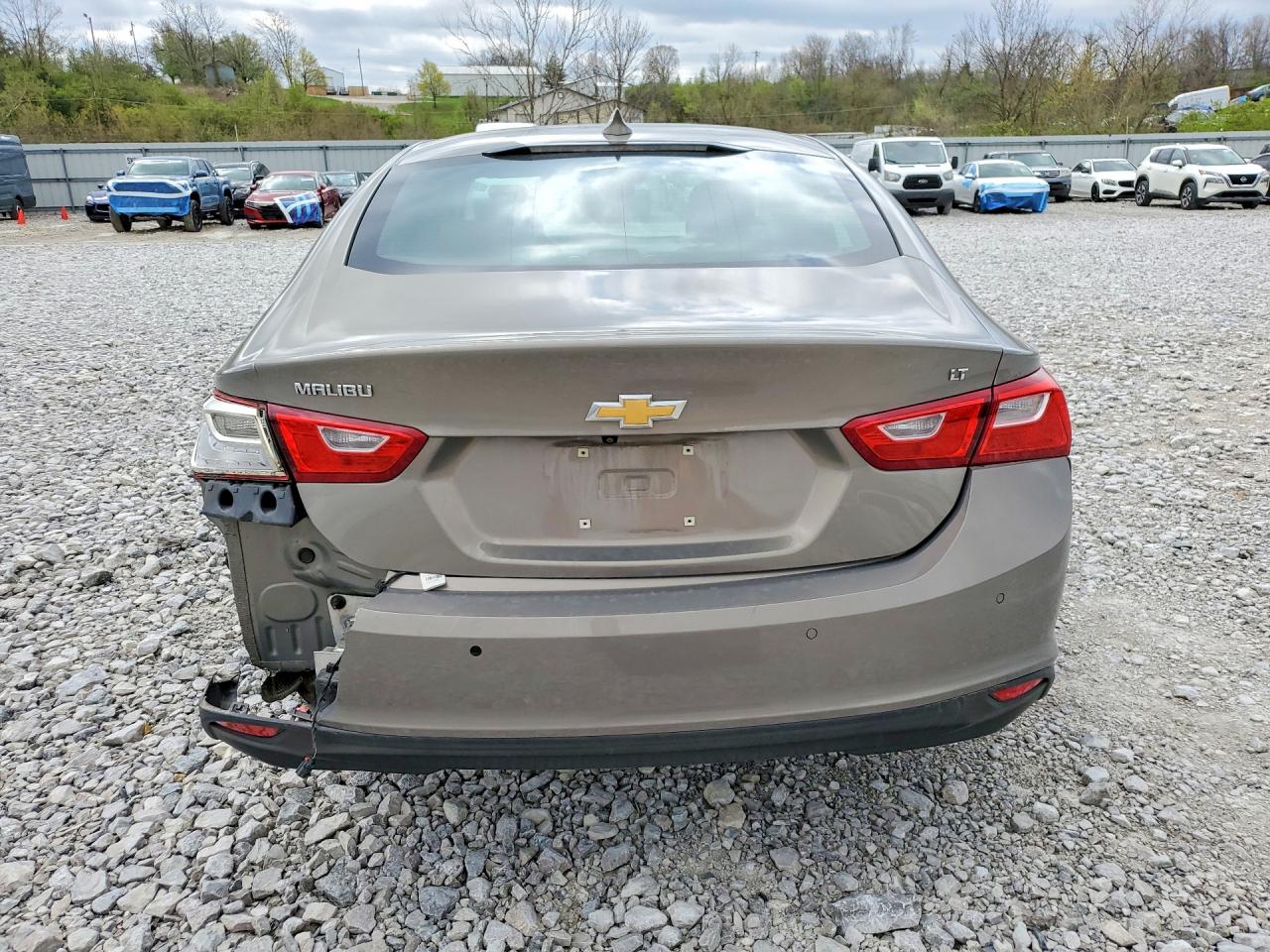 2018 CHEVROLET MALIBU LT photo 6