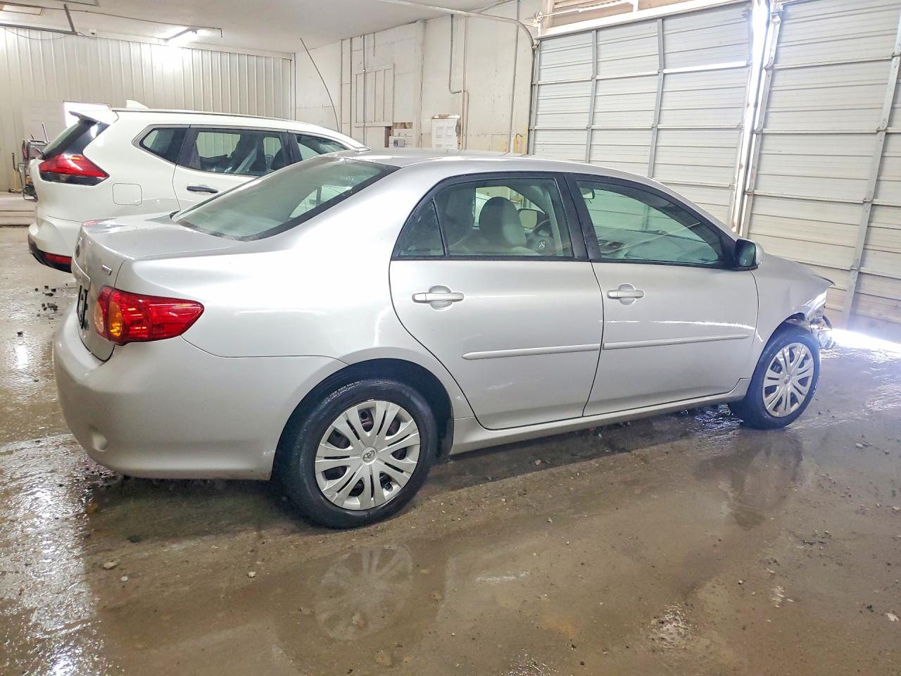 2009 TOYOTA COROLLA XLE photo 5