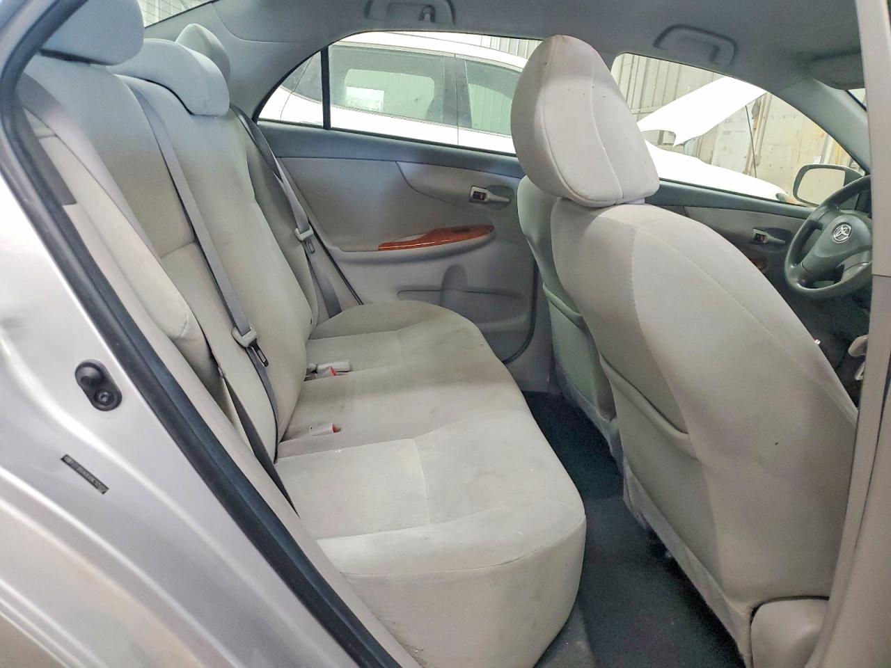 2009 TOYOTA COROLLA XLE photo 19