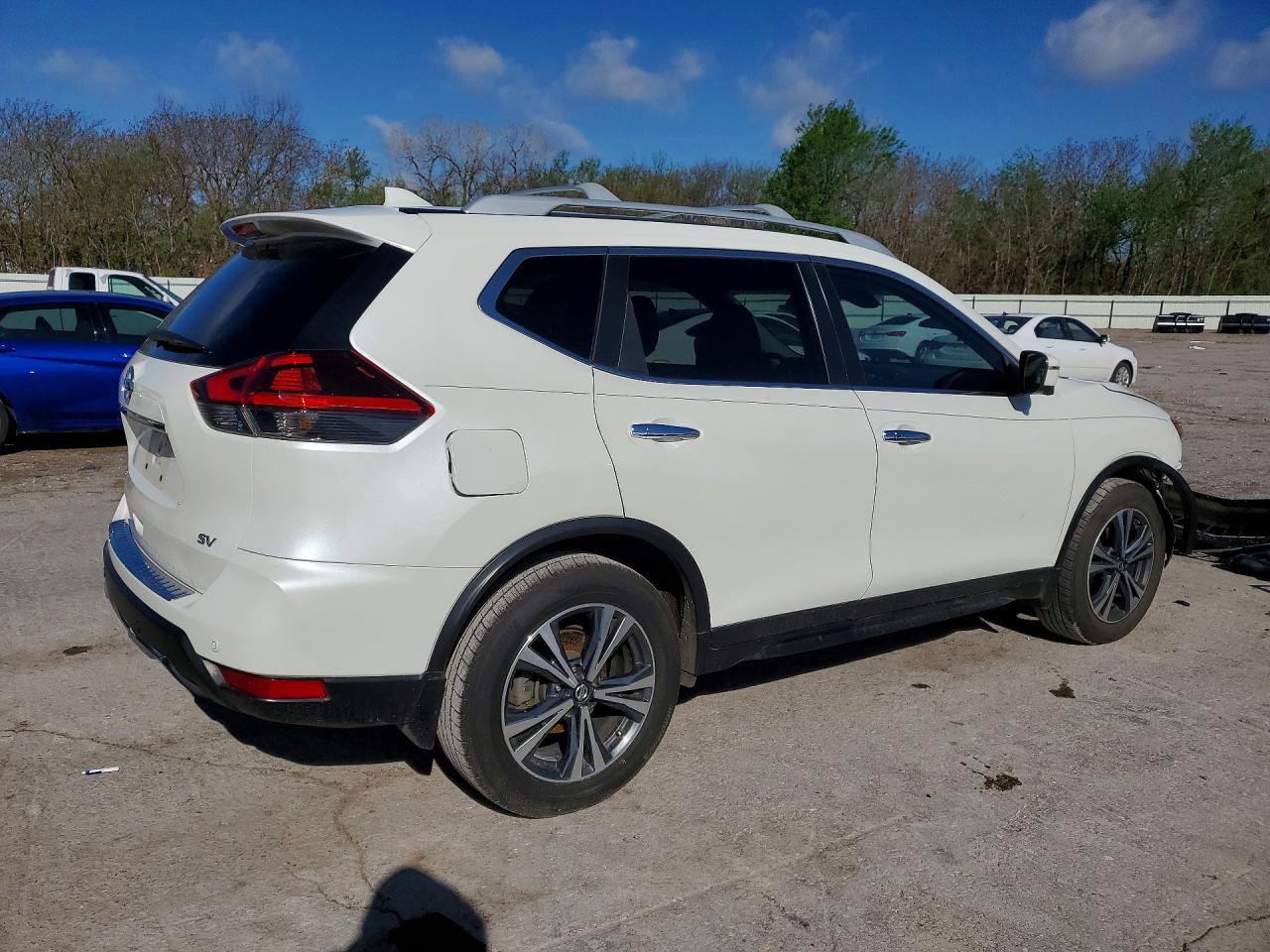 2019 NISSAN ROGUE SV photo 3