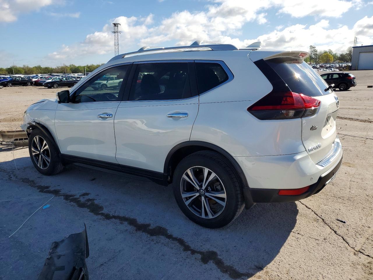 2019 NISSAN ROGUE SV photo 2