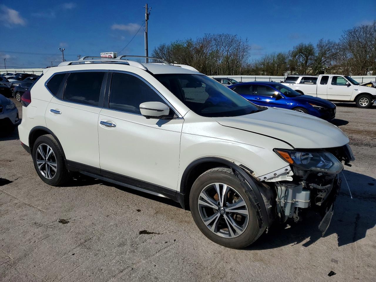 2019 NISSAN ROGUE SV photo 4