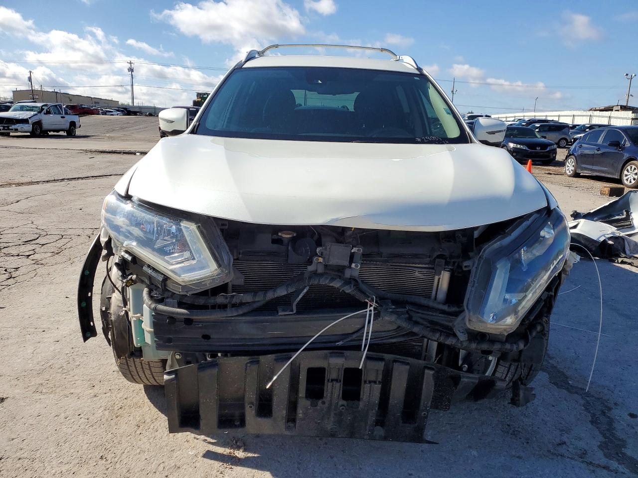 2019 NISSAN ROGUE SV photo 5