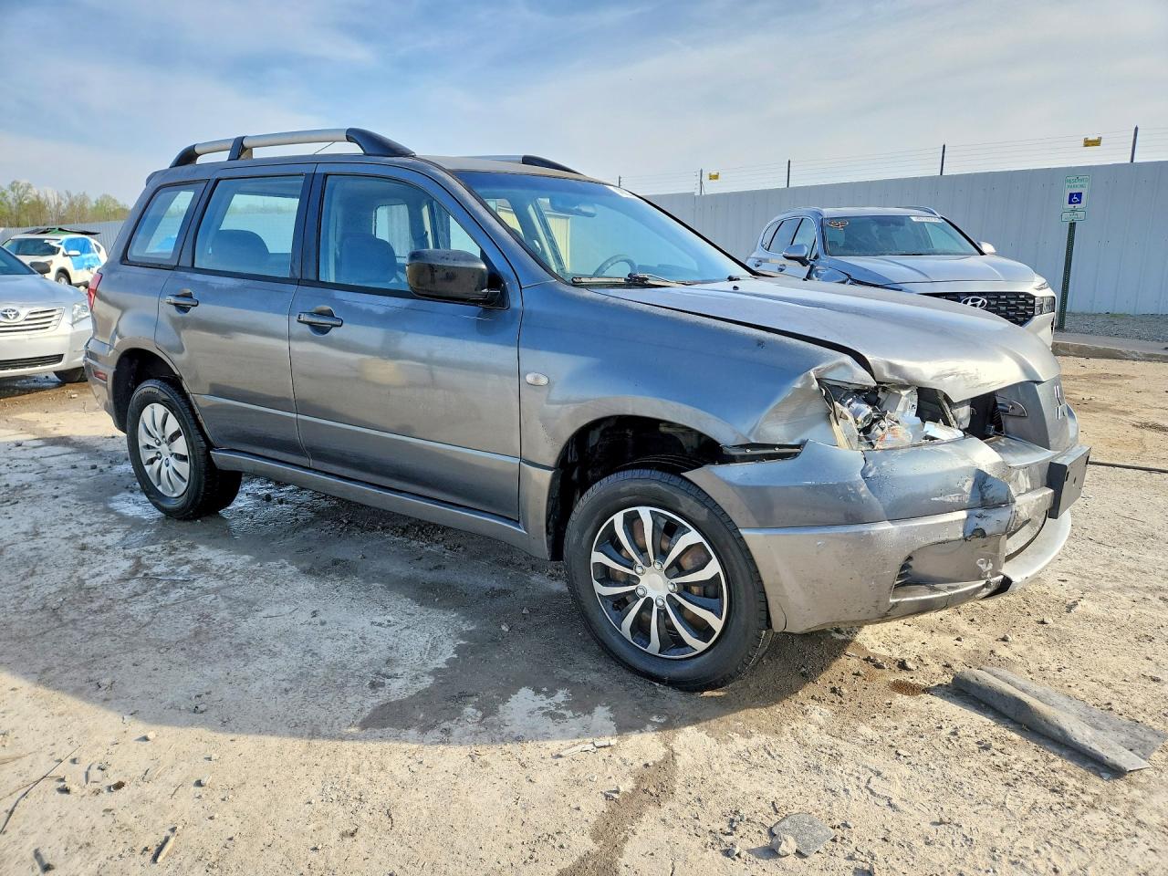2005 MITSUBISHI OUTLANDER LS photo 10