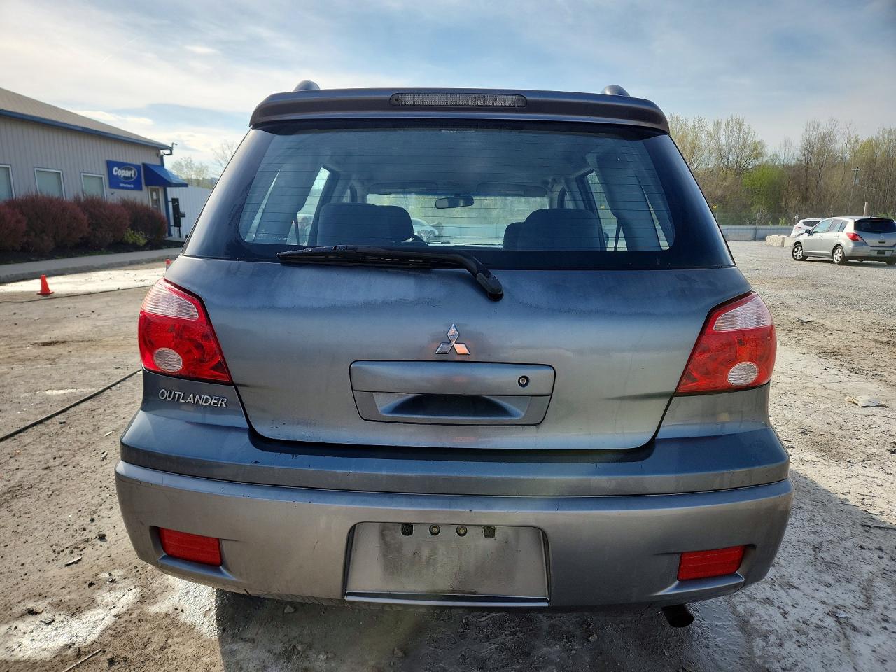 2005 MITSUBISHI OUTLANDER LS photo 16