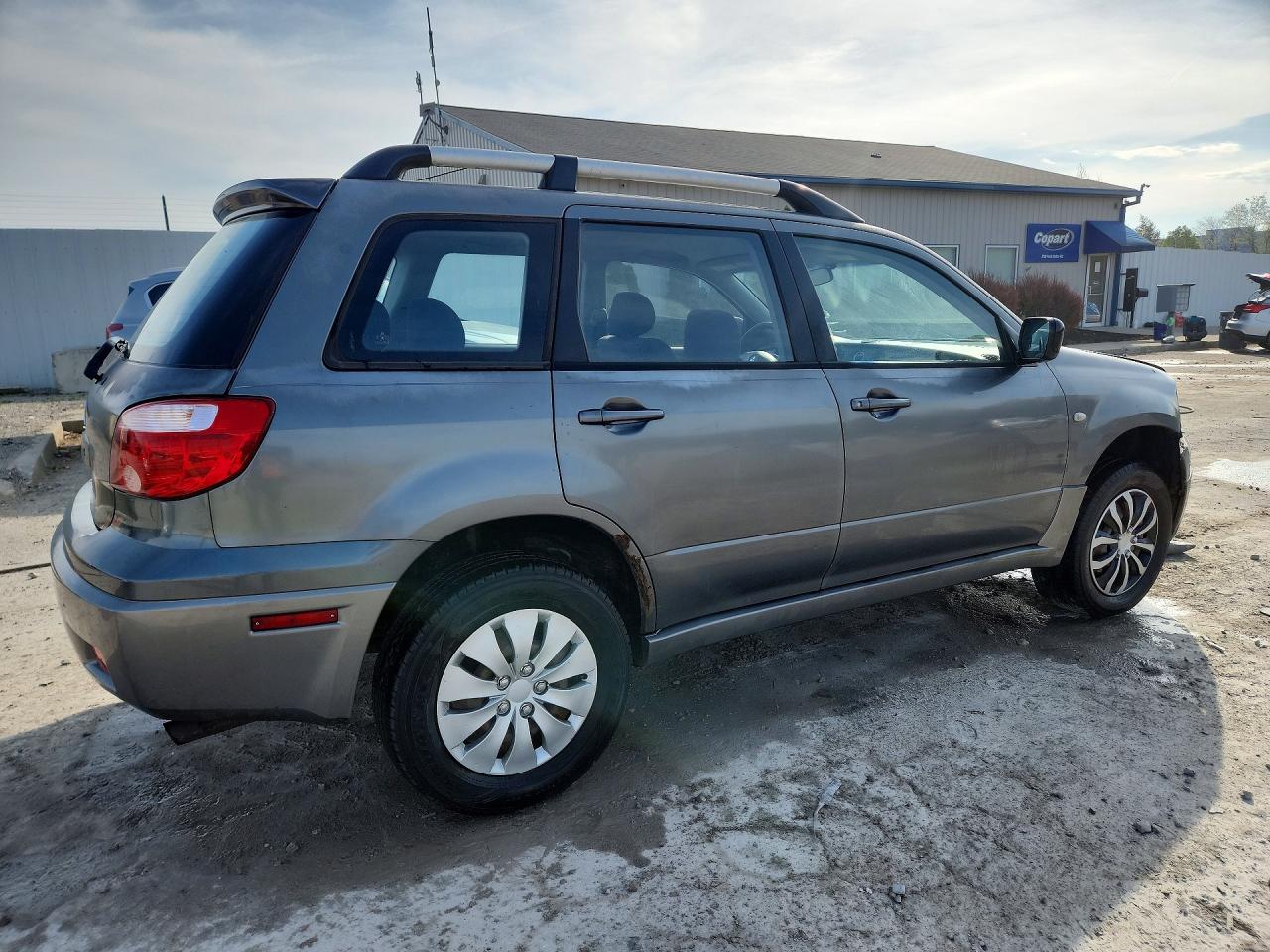 2005 MITSUBISHI OUTLANDER LS photo 7