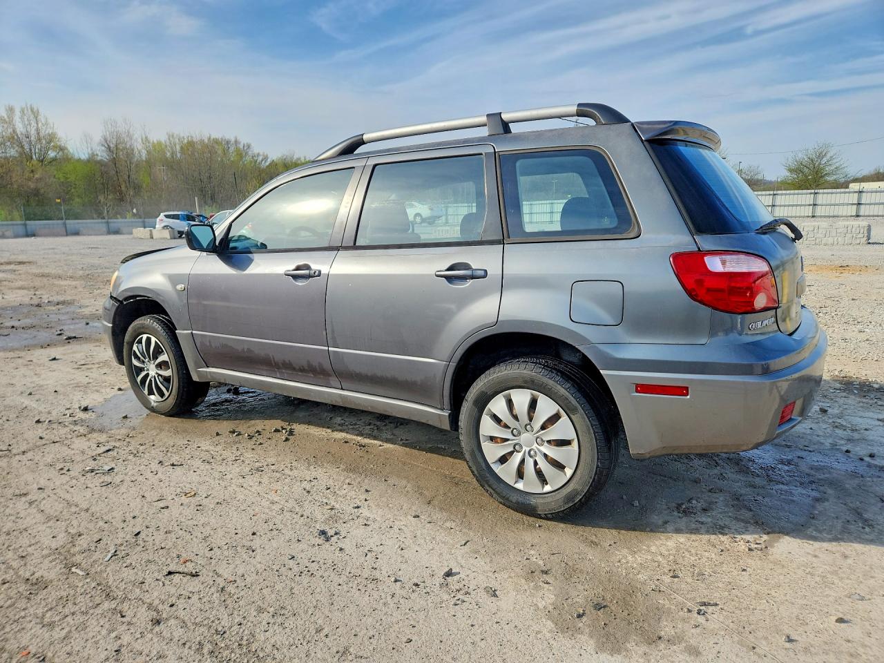 2005 MITSUBISHI OUTLANDER LS photo 4