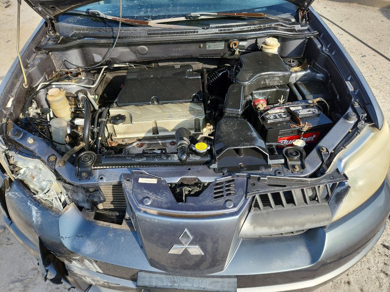 2005 MITSUBISHI OUTLANDER LS photo 34