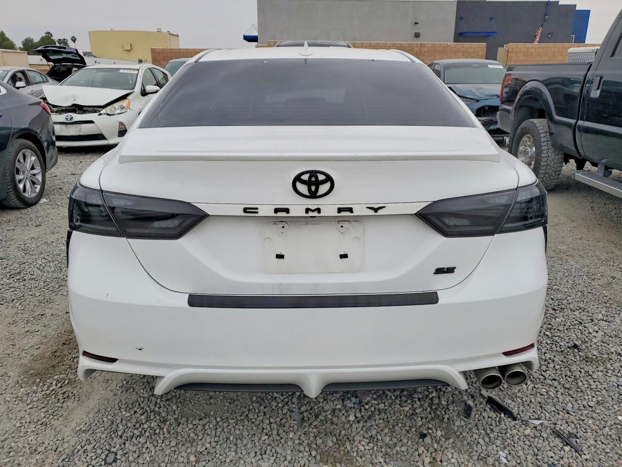 2020 TOYOTA CAMRY SE photo 16