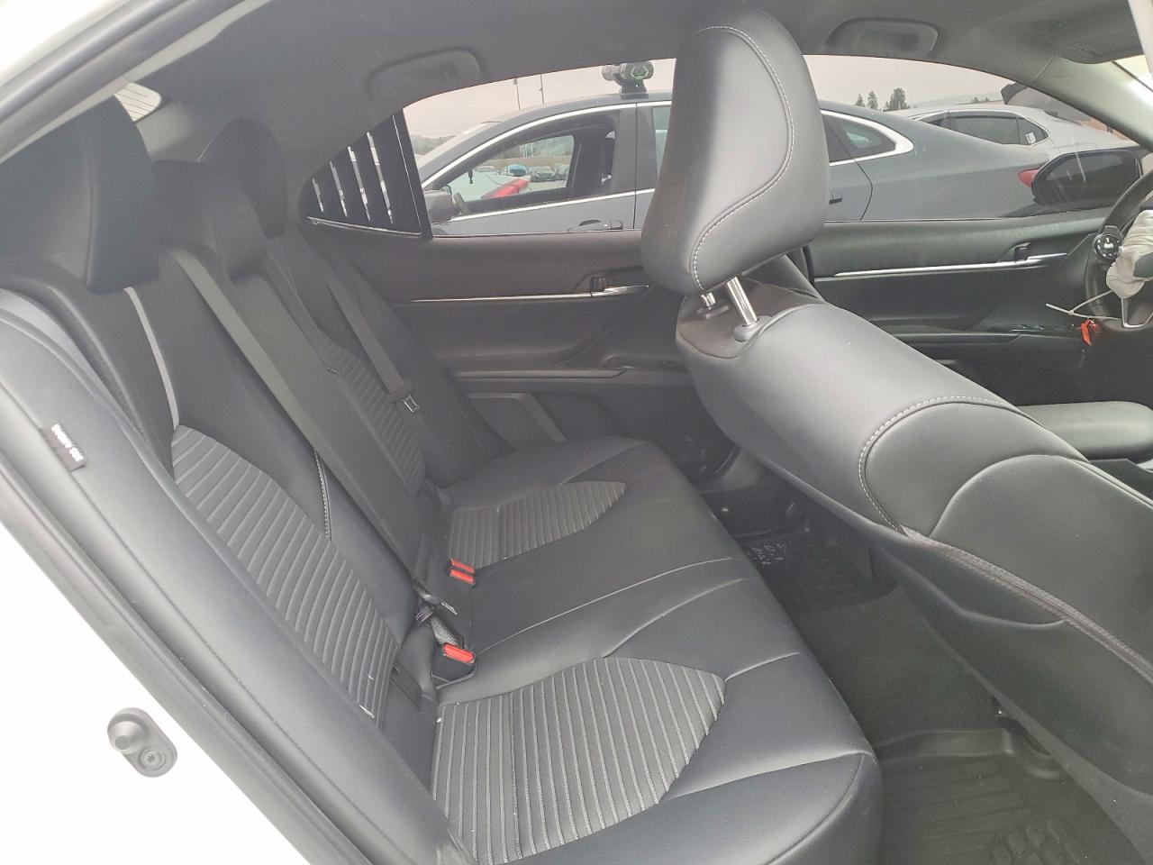 2020 TOYOTA CAMRY SE photo 28