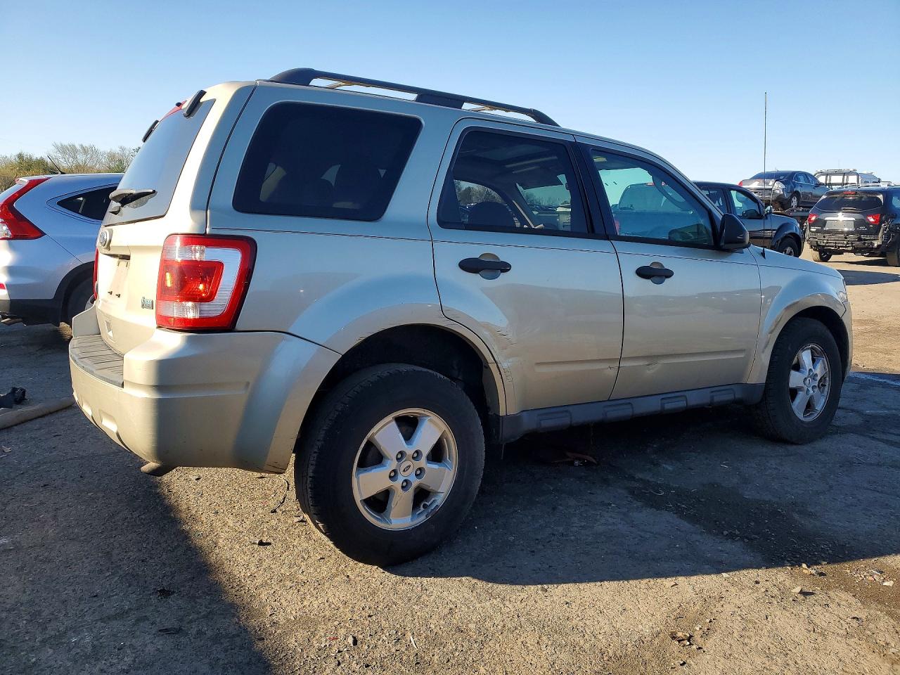 2012 FORD ESCAPE XLT photo 7