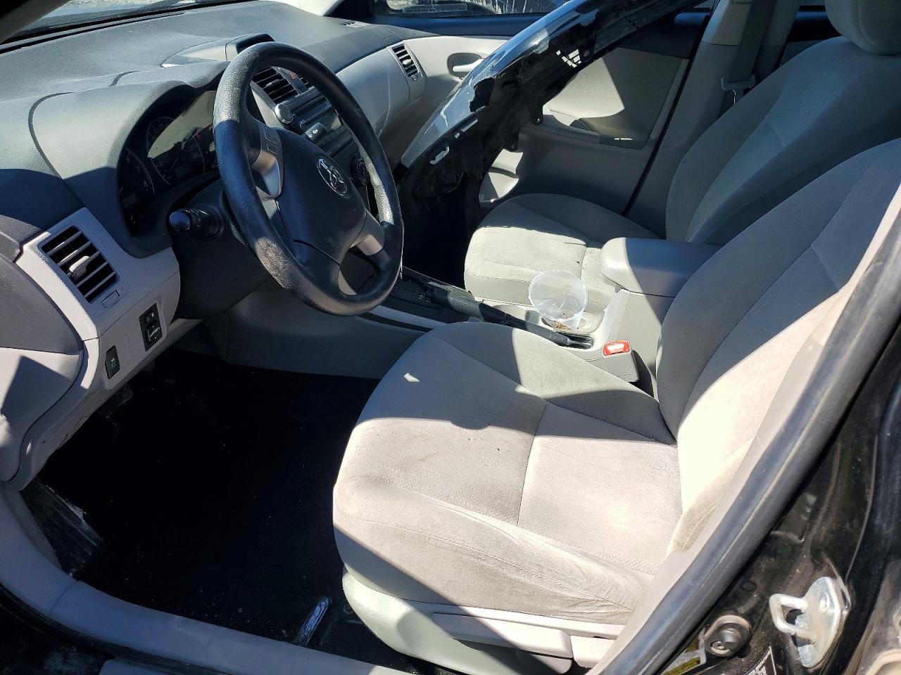 2012 TOYOTA COROLLA L photo 7