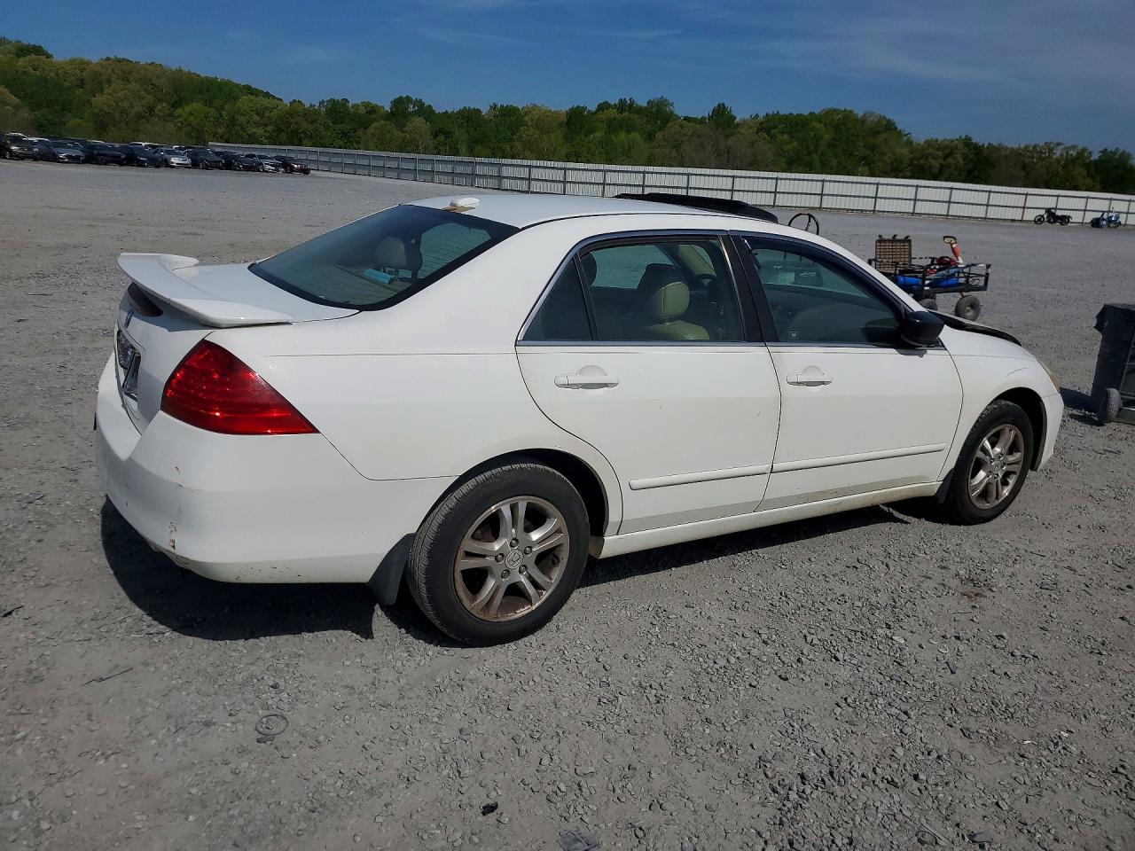 2007 HONDA ACCORD photo 7
