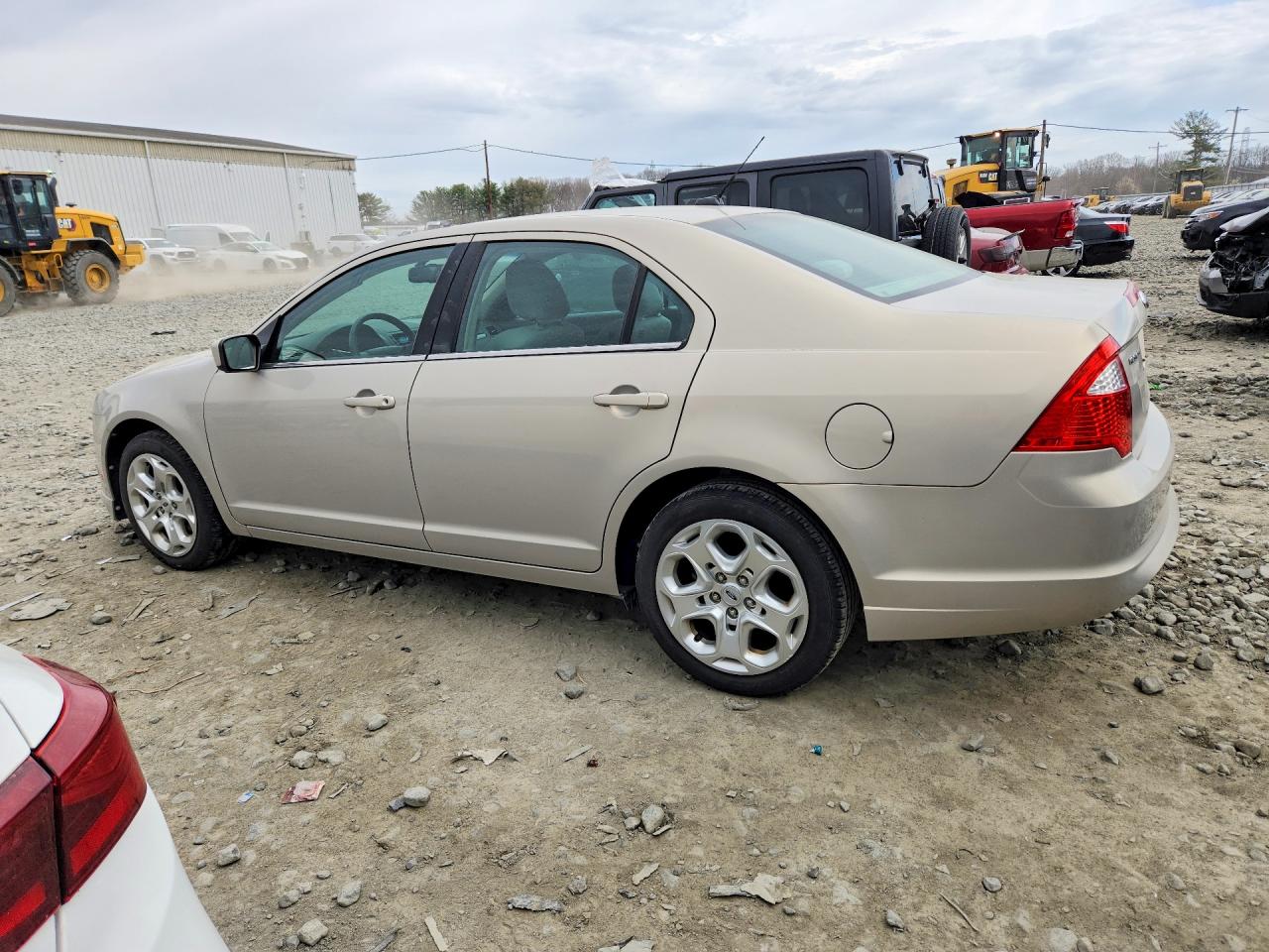 2010 FORD FUSION SE photo 4