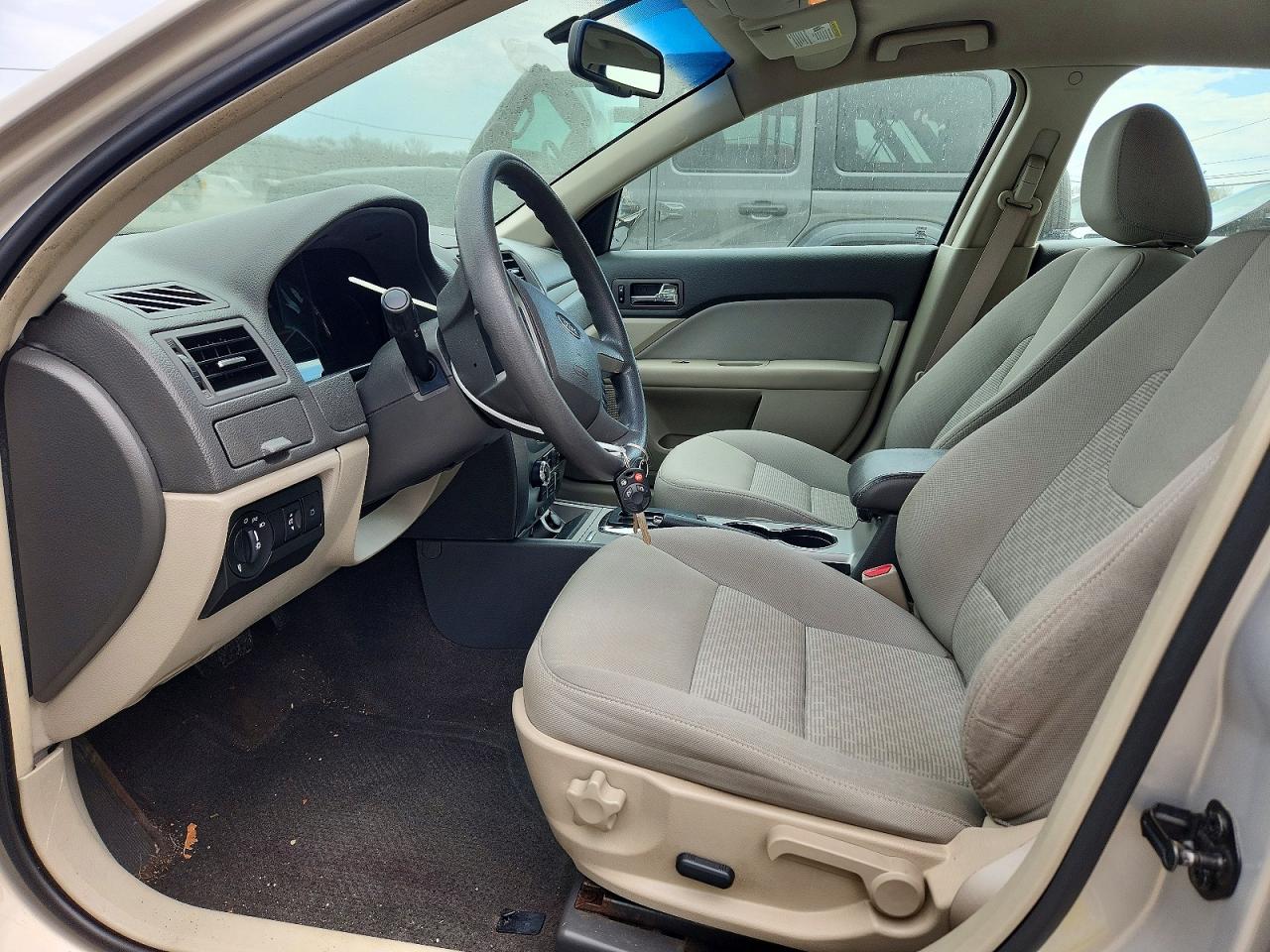 2010 FORD FUSION SE photo 19