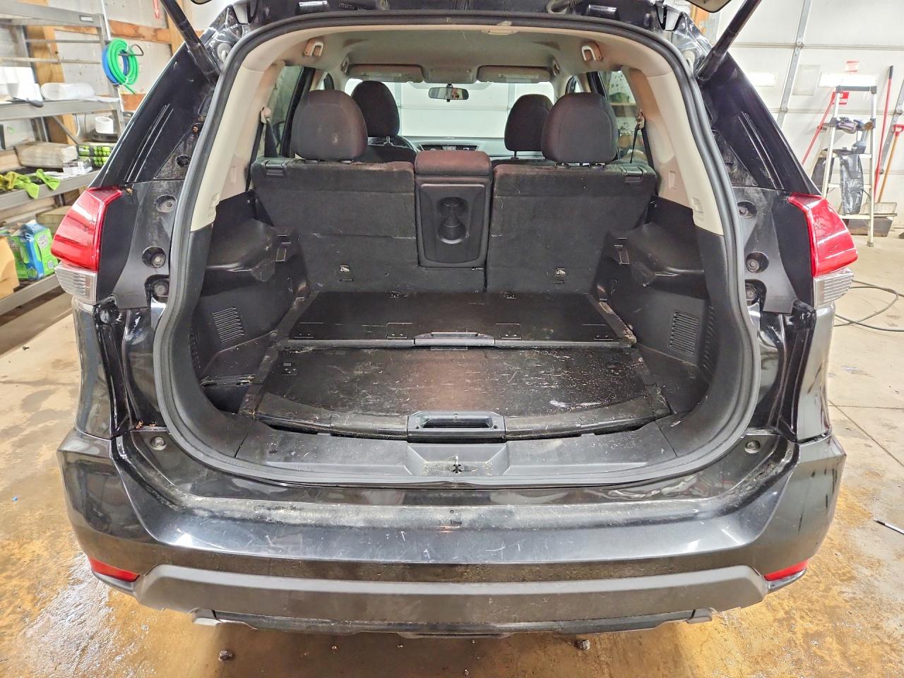 2018 NISSAN ROGUE SV photo 16