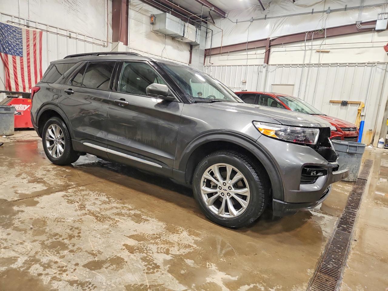 2020 FORD EXPLORER XLT photo 4