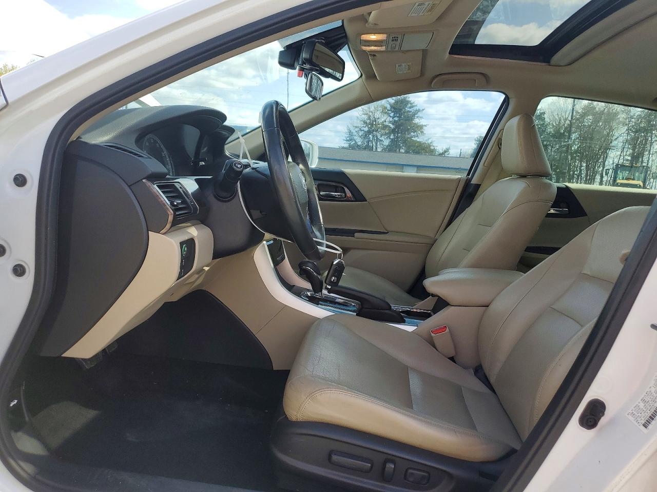 2017 HONDA ACCORD TOURING photo 13