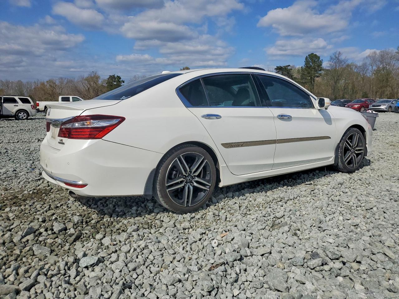 2017 HONDA ACCORD TOURING photo 5