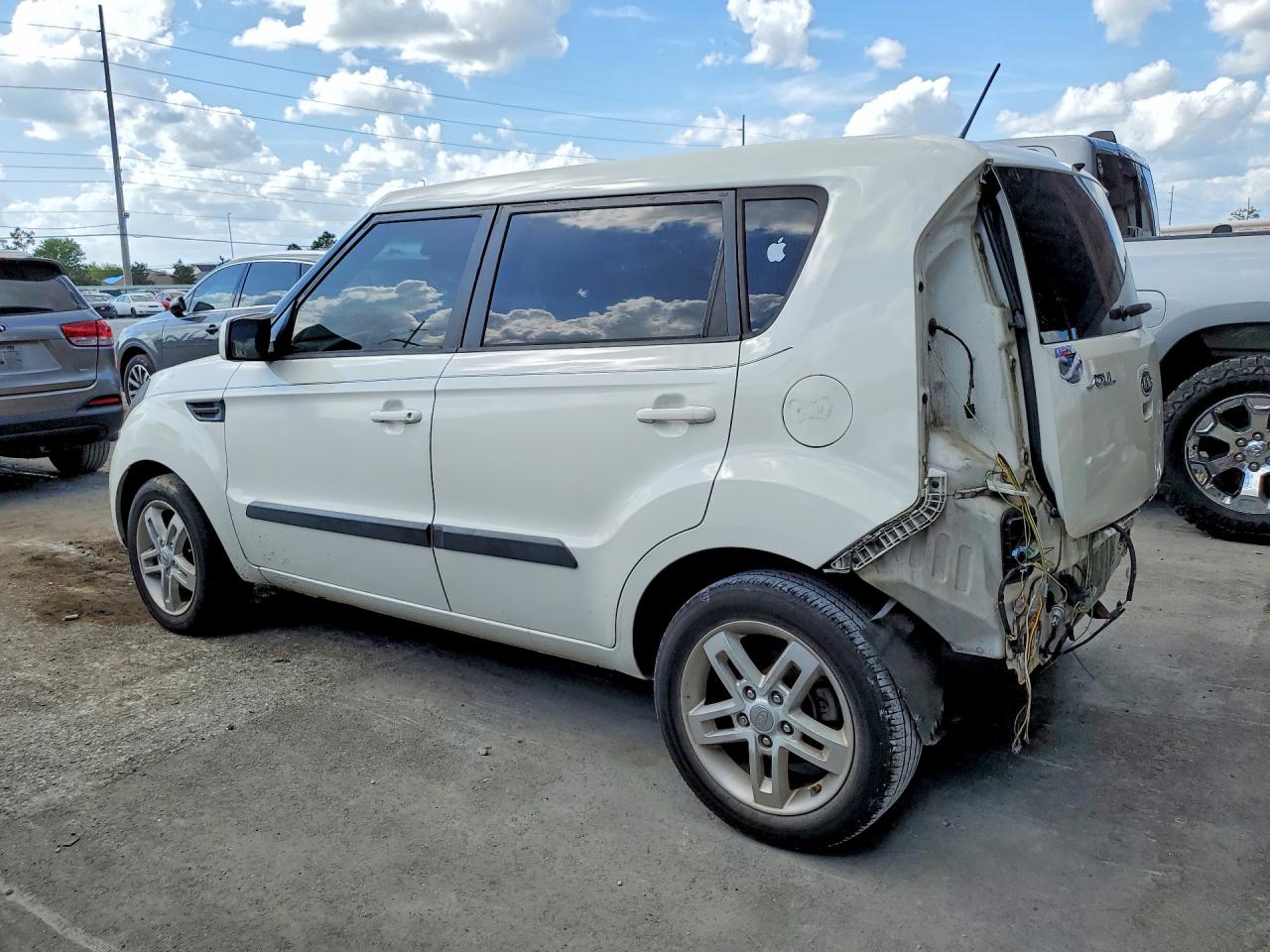 2011 KIA SOUL + photo 3