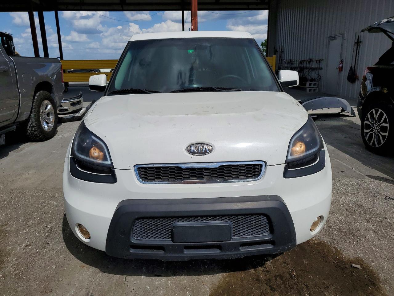 2011 KIA SOUL + photo 9