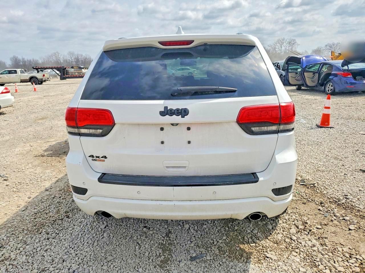 2015 JEEP GRAND CHEROKEE LAREDO photo 11