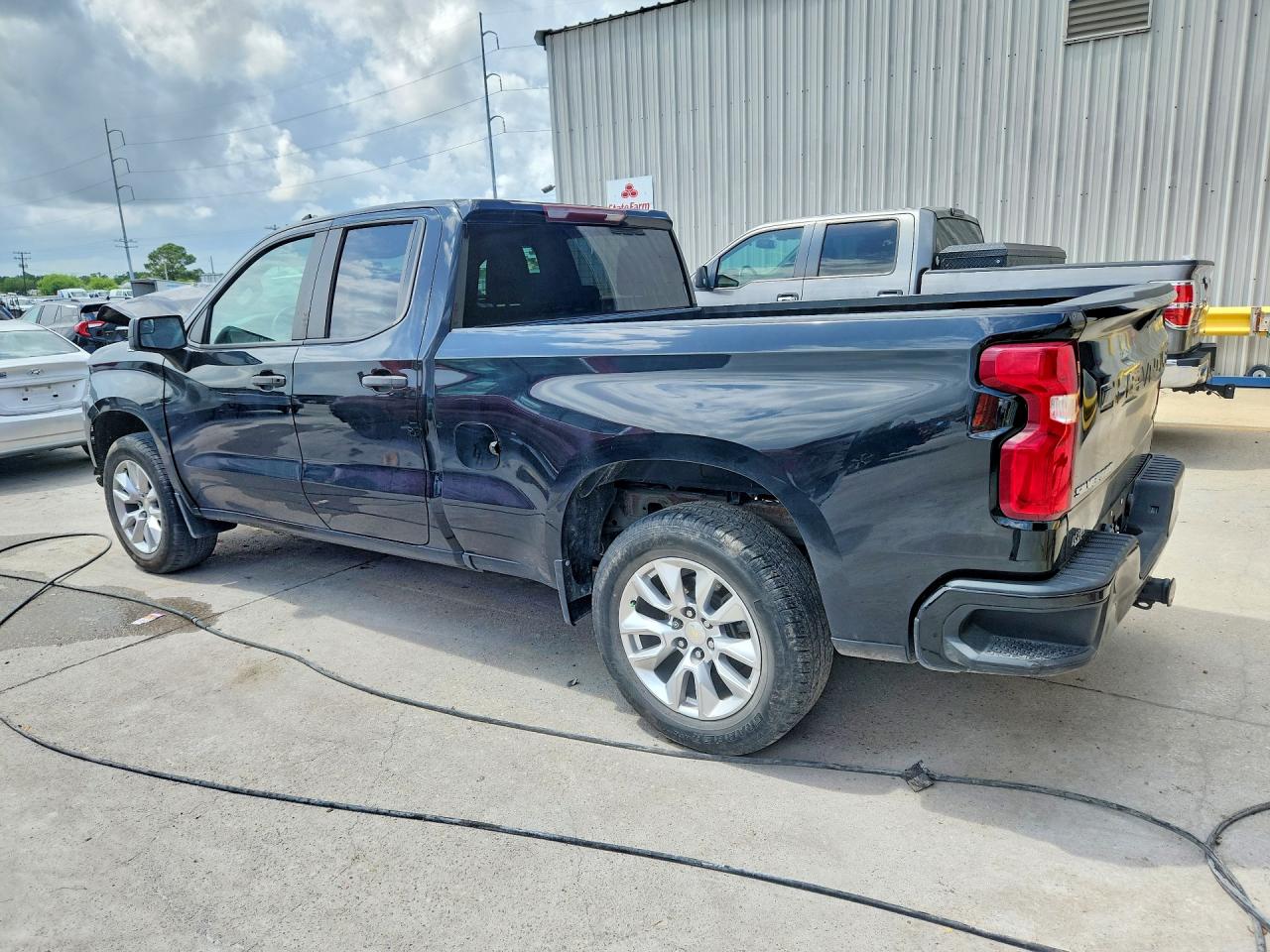 2020 CHEVROLET SILVERADO C1500 CUSTOM photo 3