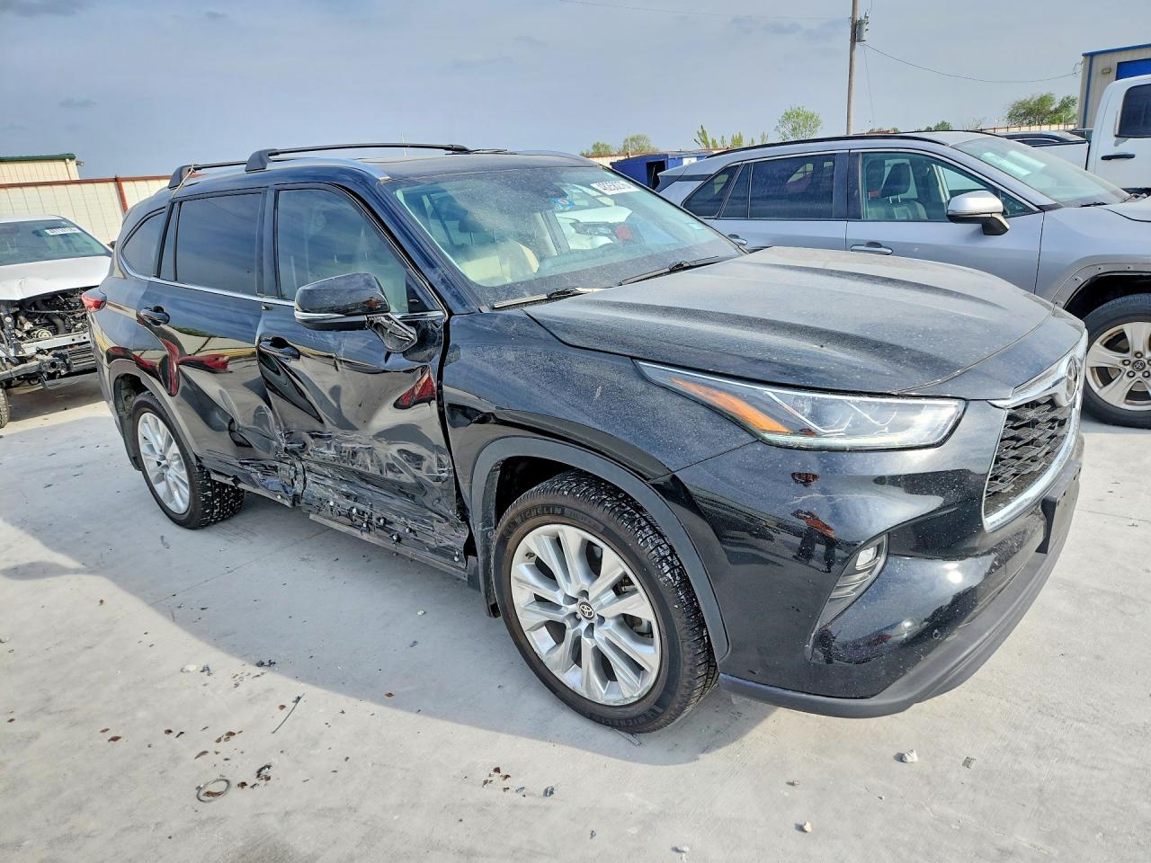 2022 TOYOTA HIGHLANDER LIMITED photo 10