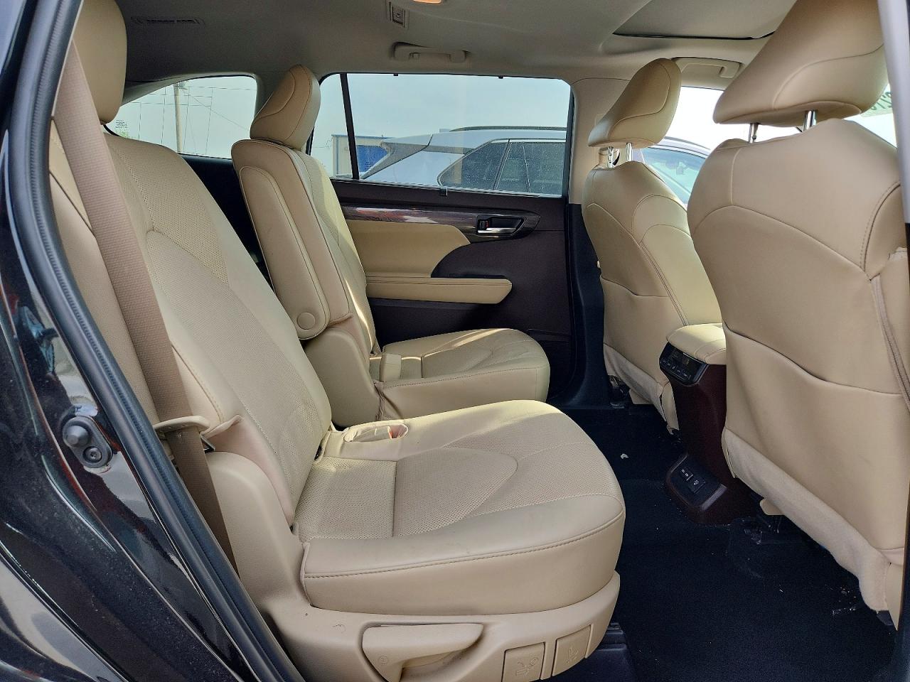 2022 TOYOTA HIGHLANDER LIMITED photo 31