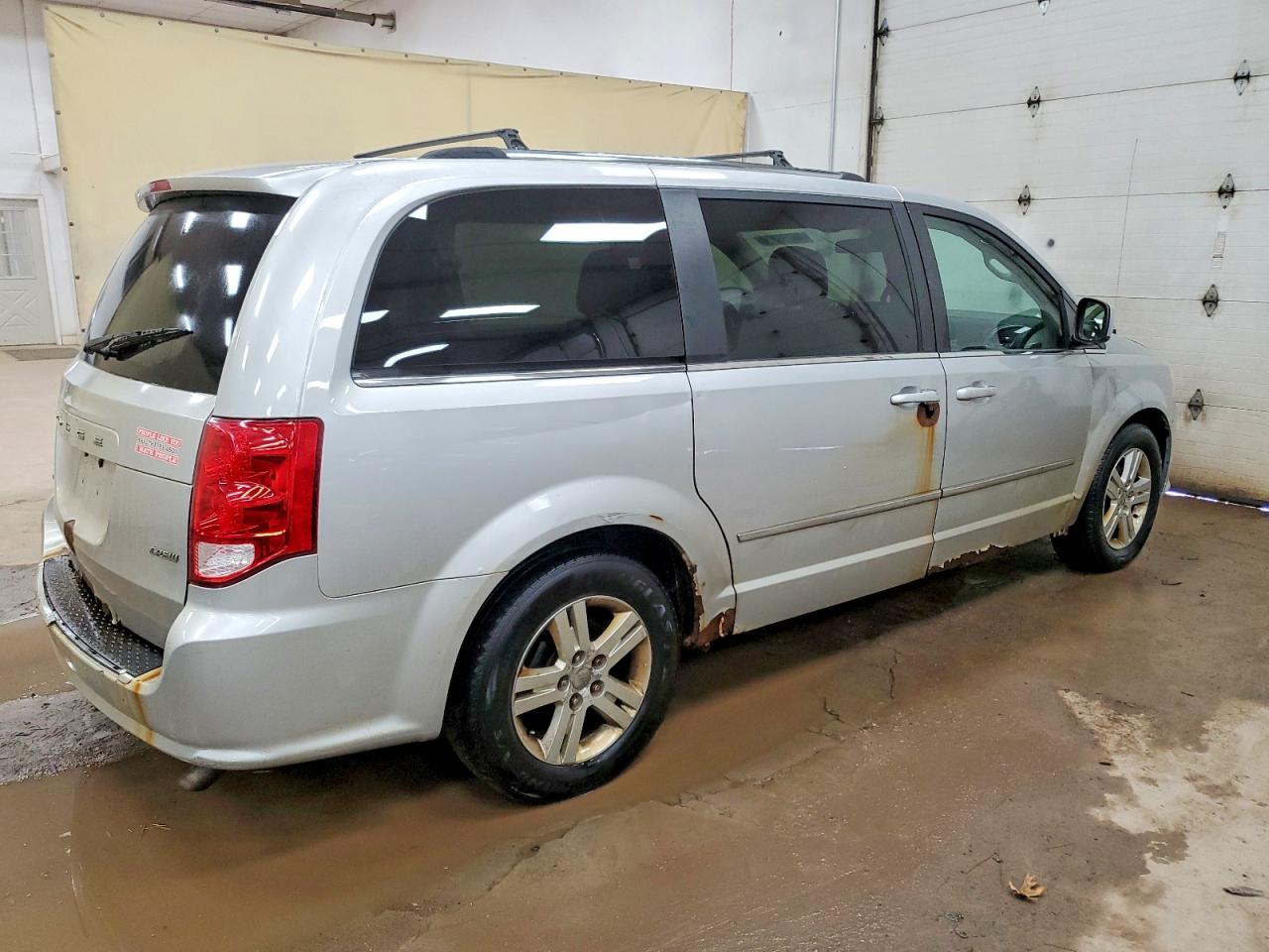 2011 DODGE GRAND CARAVAN CREW photo 31