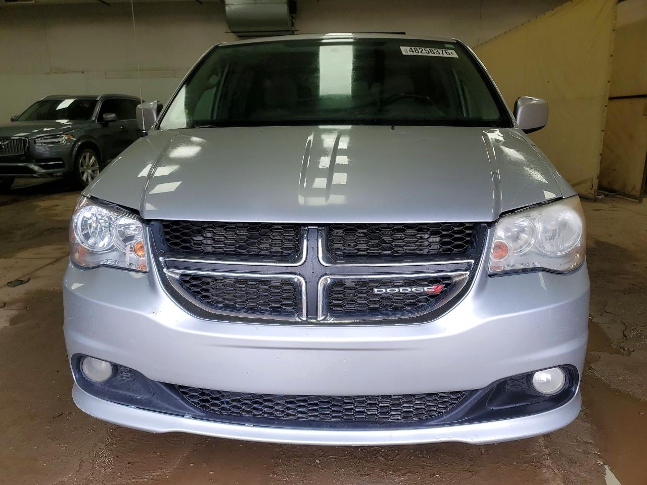 2011 DODGE GRAND CARAVAN CREW photo 13